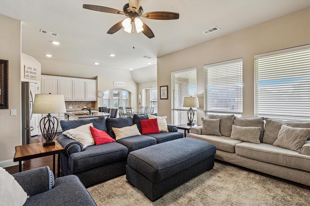 2425 Moon Dance Lane Midlothian, TX 76065 - Photo 9 of 25