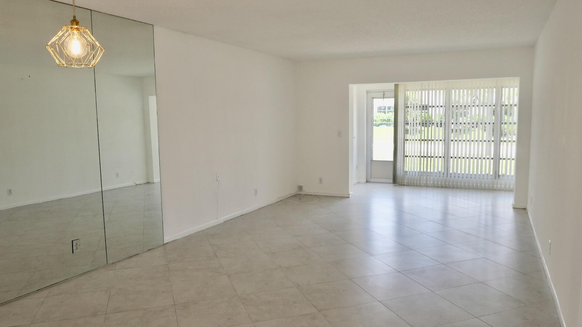 13638 Vía Flora, Unit D Delray Beach, FL 33484 - Photo 14 of 27 P1011194