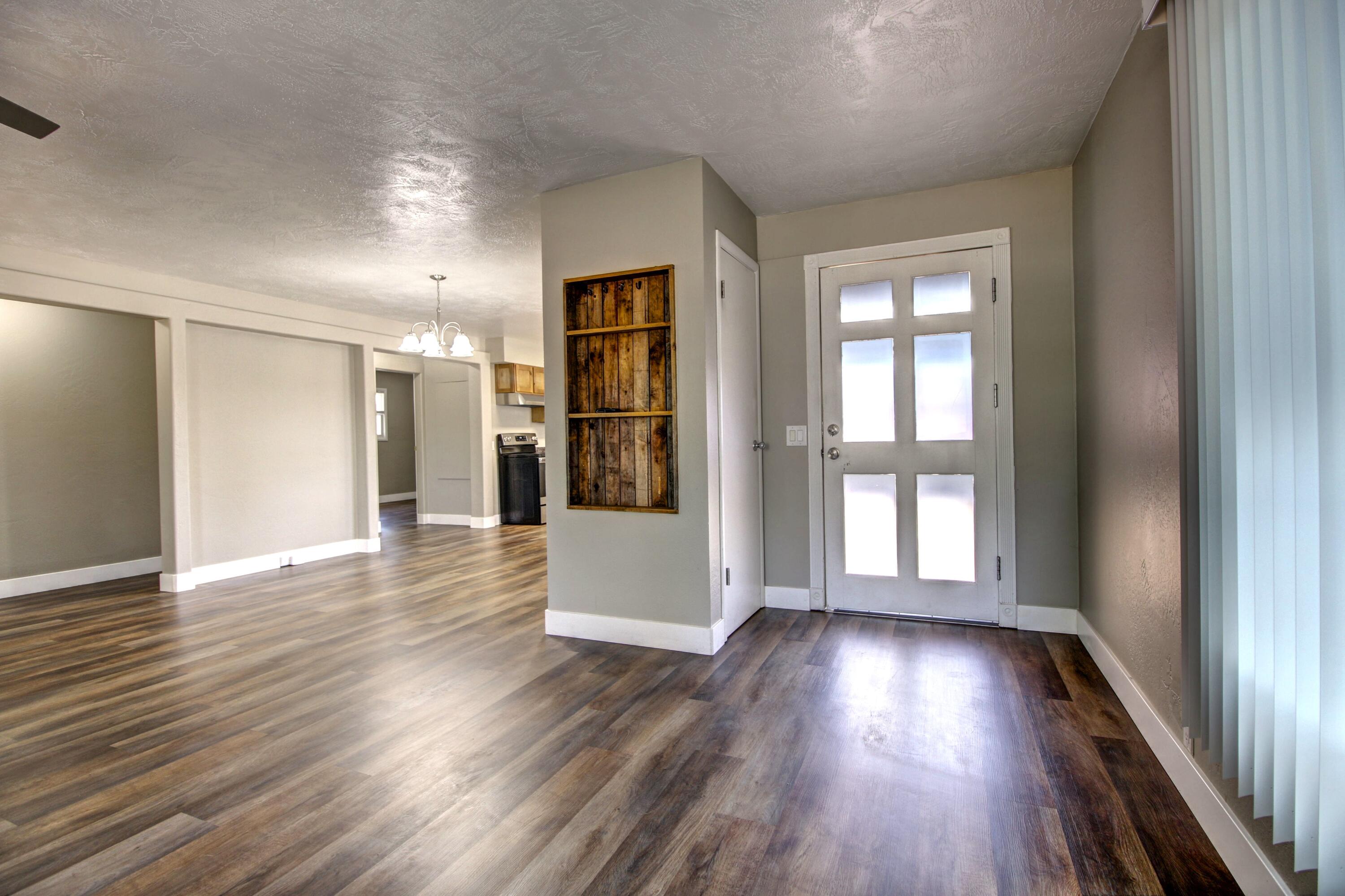 1301 Spring Street Medford, OR 97504 - Photo 5 of 35 IMG_5452_3_4_tonemapped