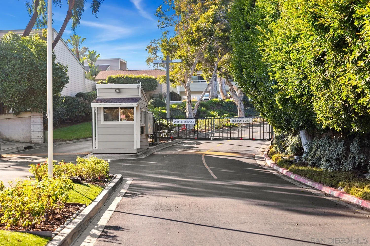 1818 Wilton Road Encinitas, CA 92024 - Photo 47 of 53 a view of street with sitting area