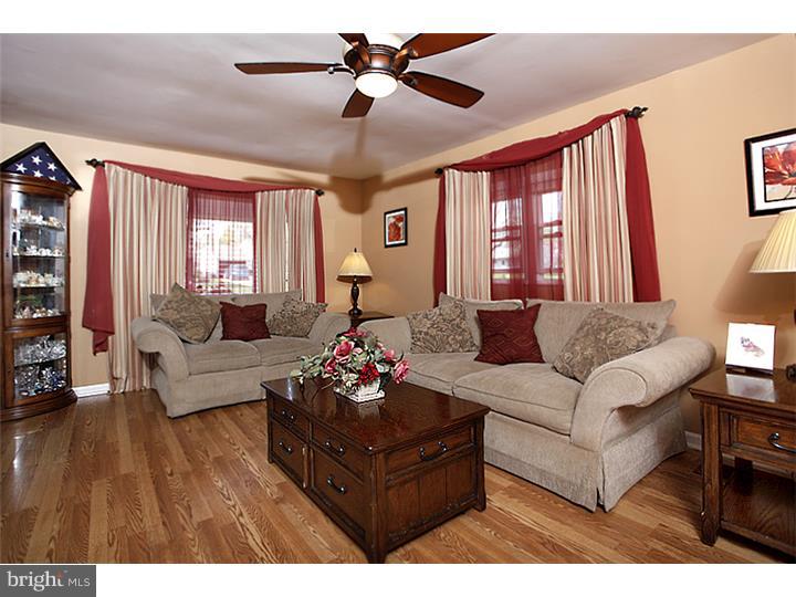 236 Guilford Road Fairless Hills, PA 19030 - Photo 4 of 23 Living Room