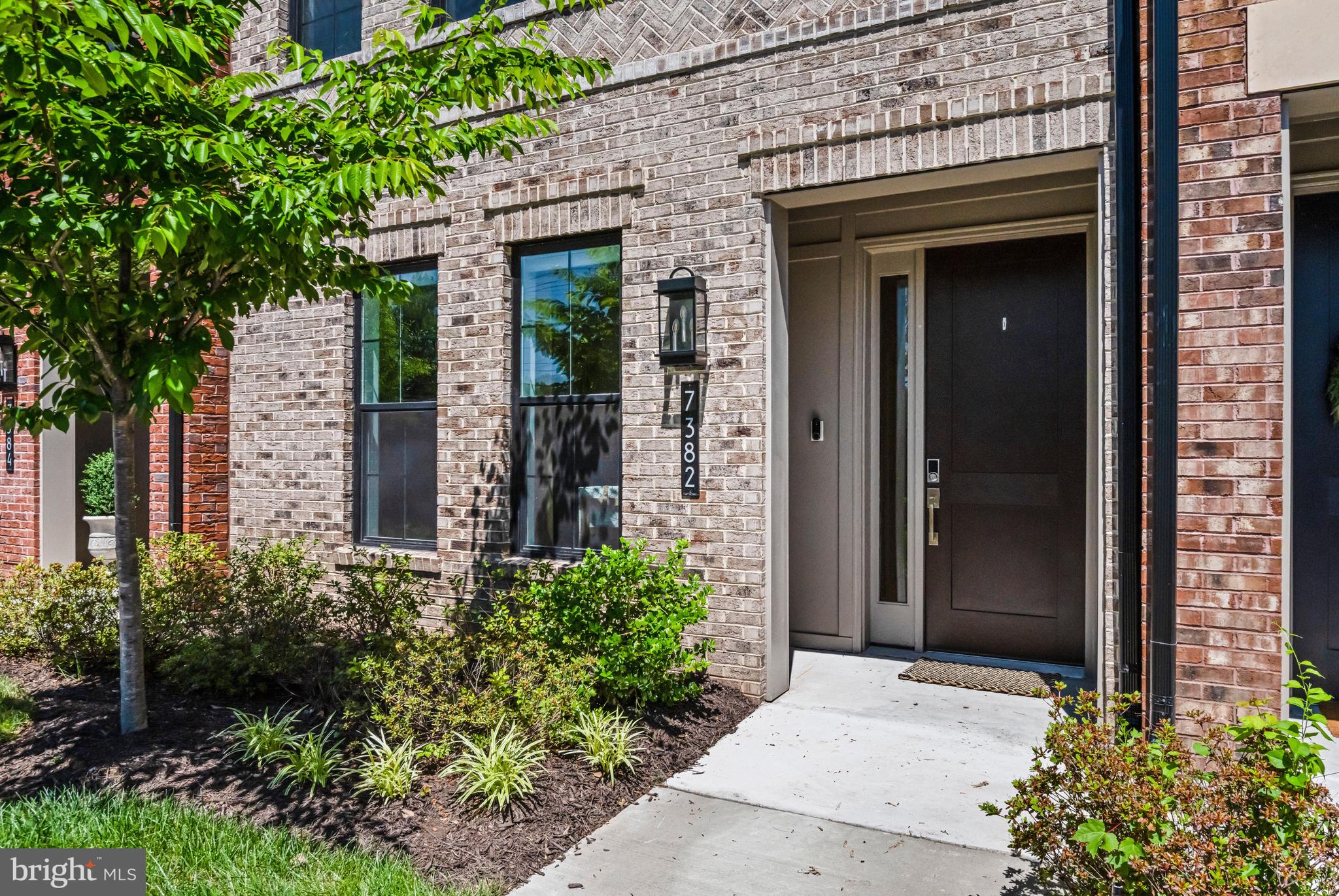 7382 Magarity Road McLean, VA 22102 - Photo 4 of 57