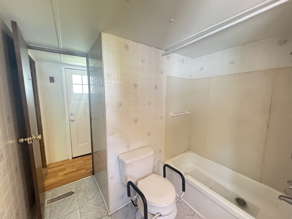 38 Hickory Road Taunton, MA 02780 - Photo 13 of 17