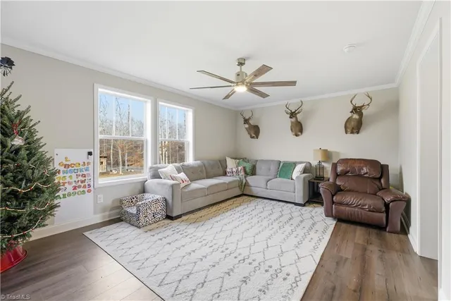 $700,000 | 1071 Pineknoll Drive, Yadkinville, NC 27055