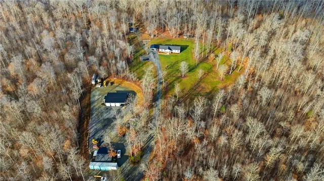 $700,000 | 1071 Pineknoll Drive, Yadkinville, NC 27055