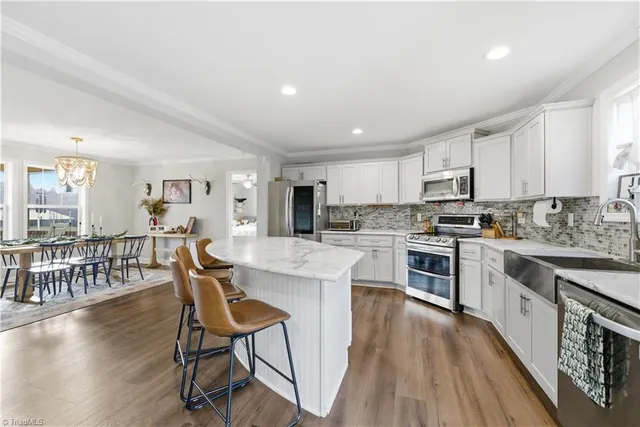 $700,000 | 1071 Pineknoll Drive, Yadkinville, NC 27055