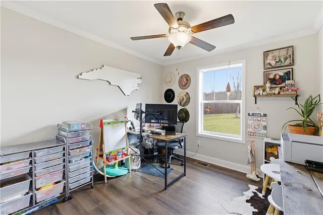 $700,000 | 1071 Pineknoll Drive, Yadkinville, NC 27055