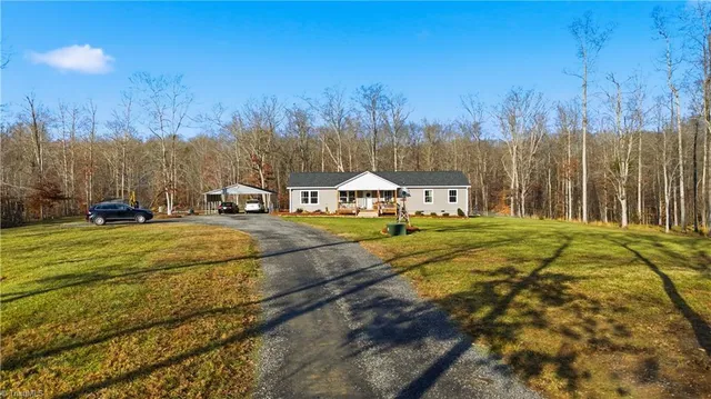 $700,000 | 1071 Pineknoll Drive, Yadkinville, NC 27055