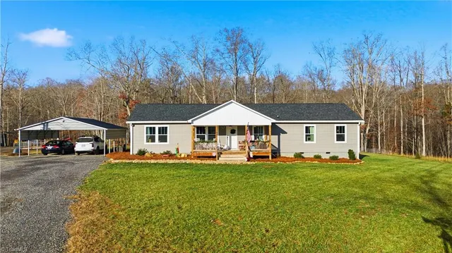 $700,000 | 1071 Pineknoll Drive, Yadkinville, NC 27055