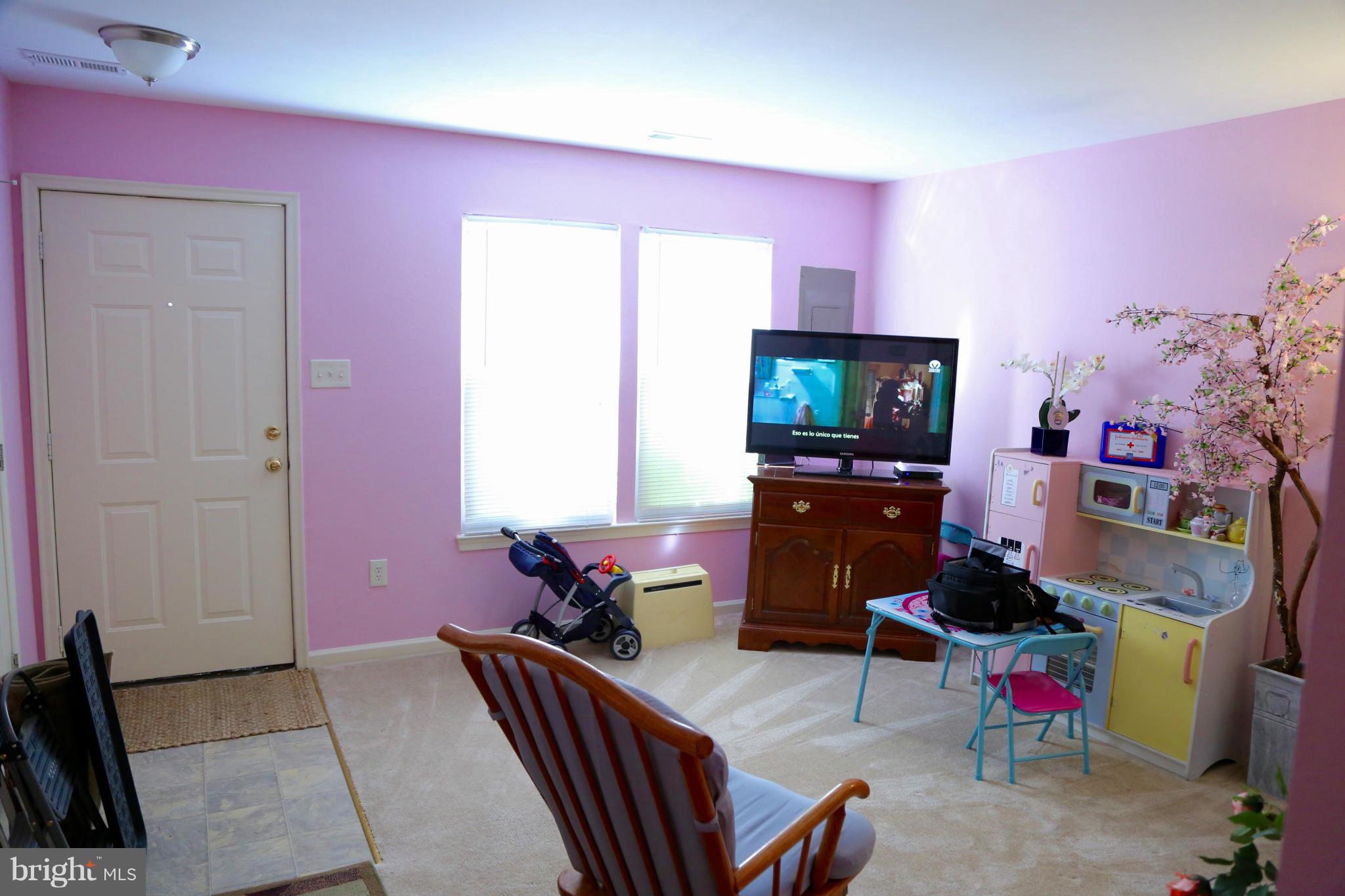 1764 Wilcox Lane Silver Spring, MD 20906 - Photo 2 of 8 Living Room