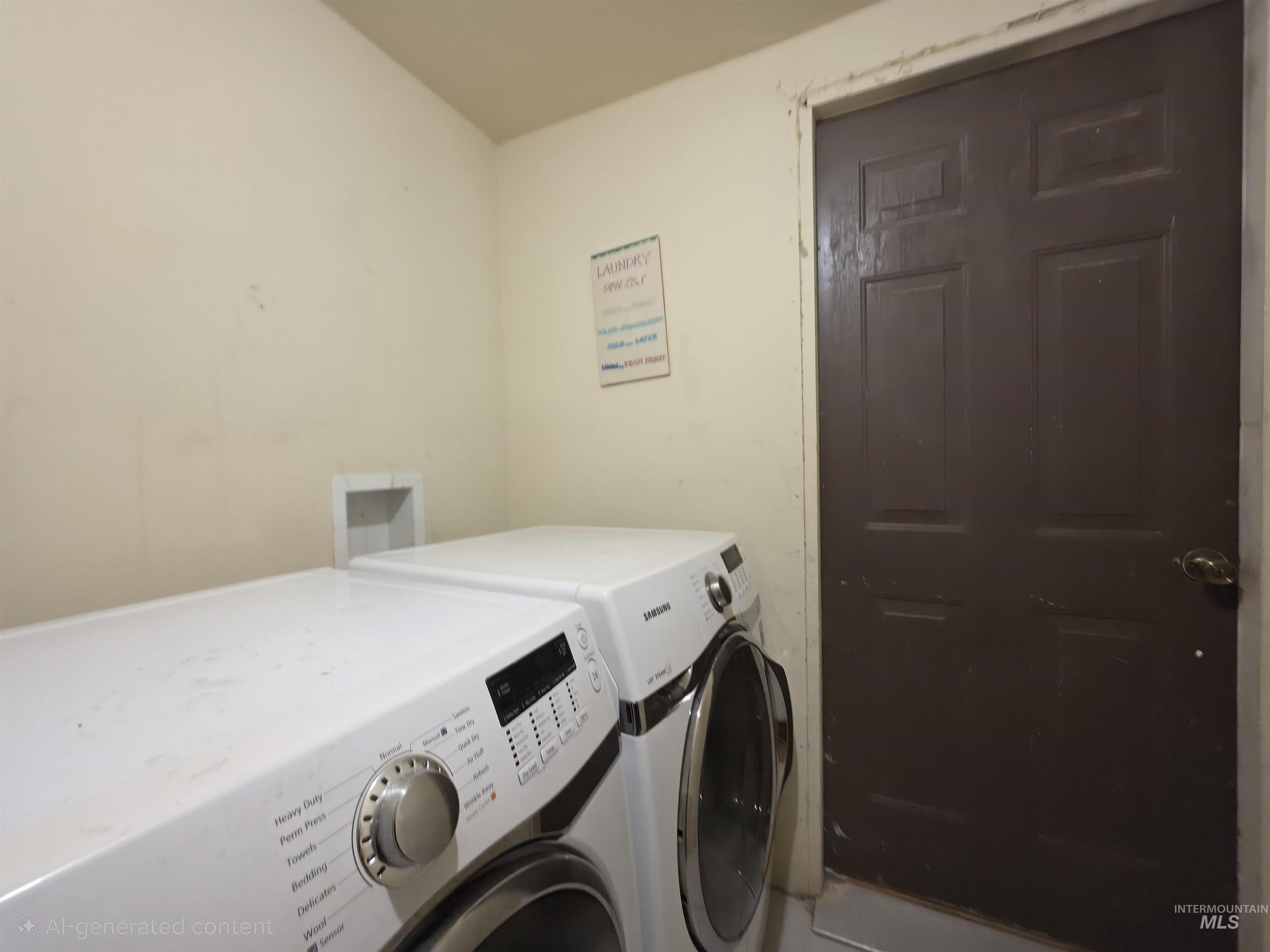 236 West 600 North Rupert, ID 83350 - Photo 21 of 29 Laundry room with independent washer and dryer