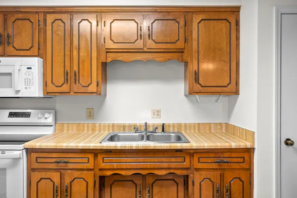 $670 | 102 Laurel Cove Drive, Unit 55, Hopkinsville, KY 42240