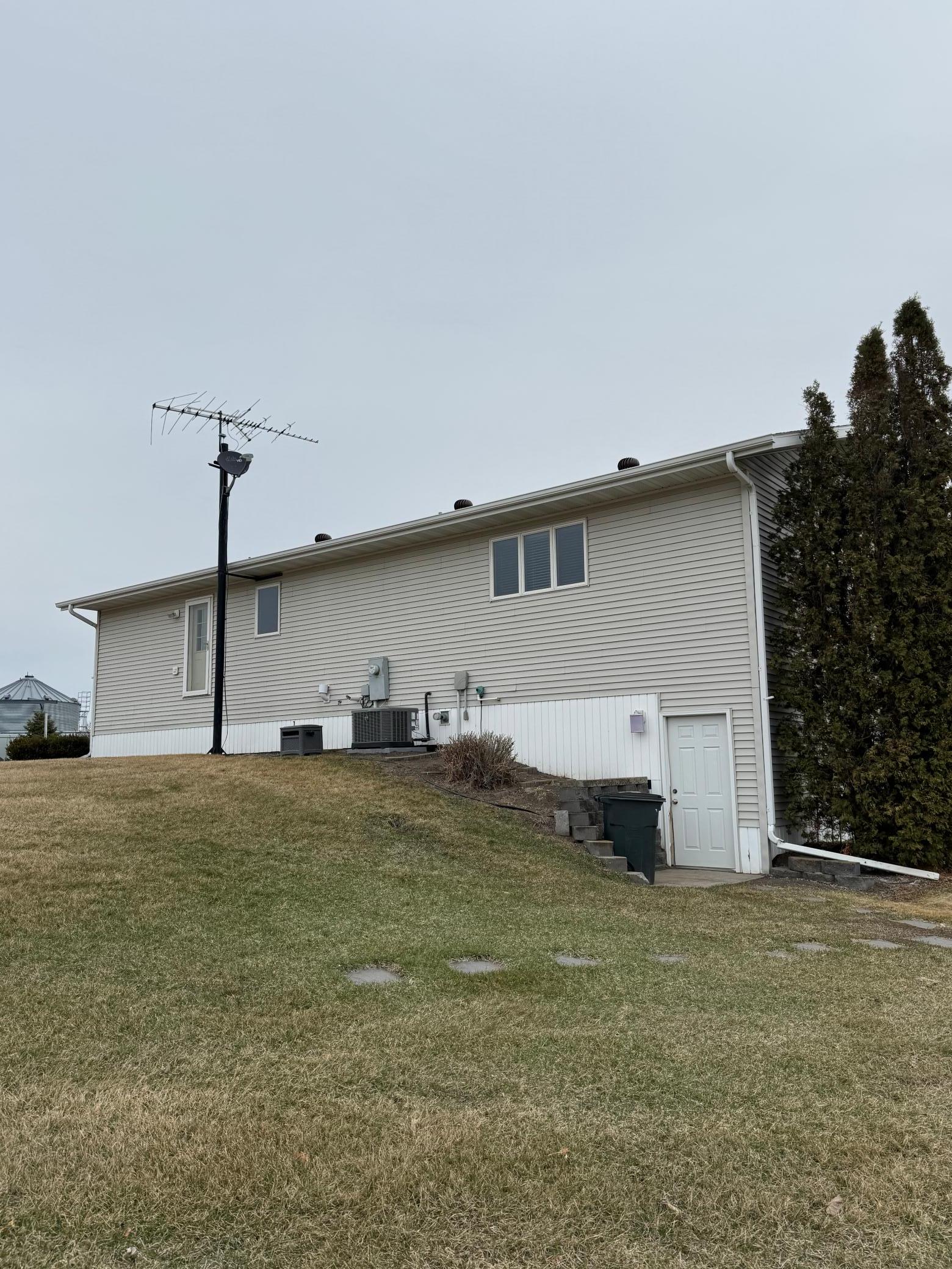 402 Main Avenue Hope, ND 58046 - Photo 3 of 30