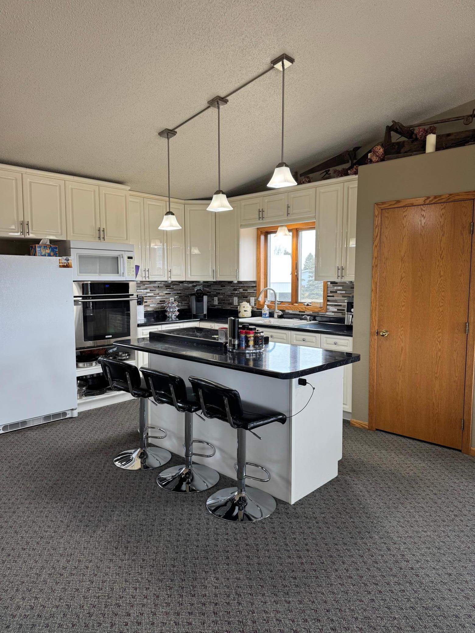 402 Main Avenue Hope, ND 58046 - Photo 7 of 30