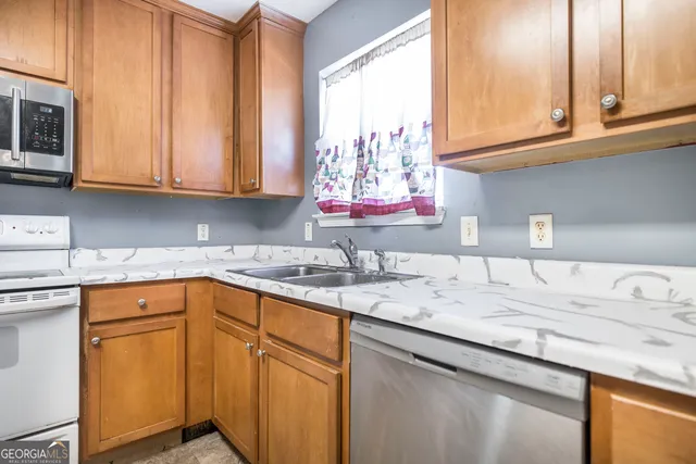 $240,000 | 508 Timberwind Drive, Byron, GA 31008