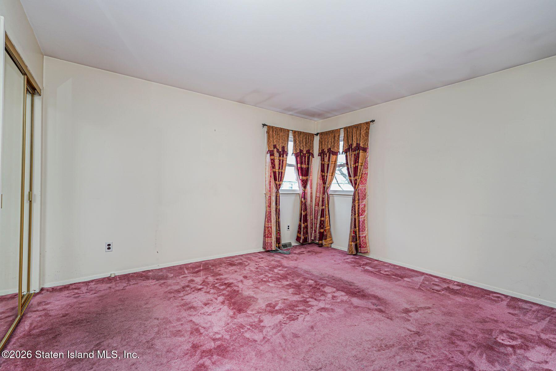 33 Figurea Avenue Staten Island, NY 10312 - Photo 14 of 28 IMG_9319