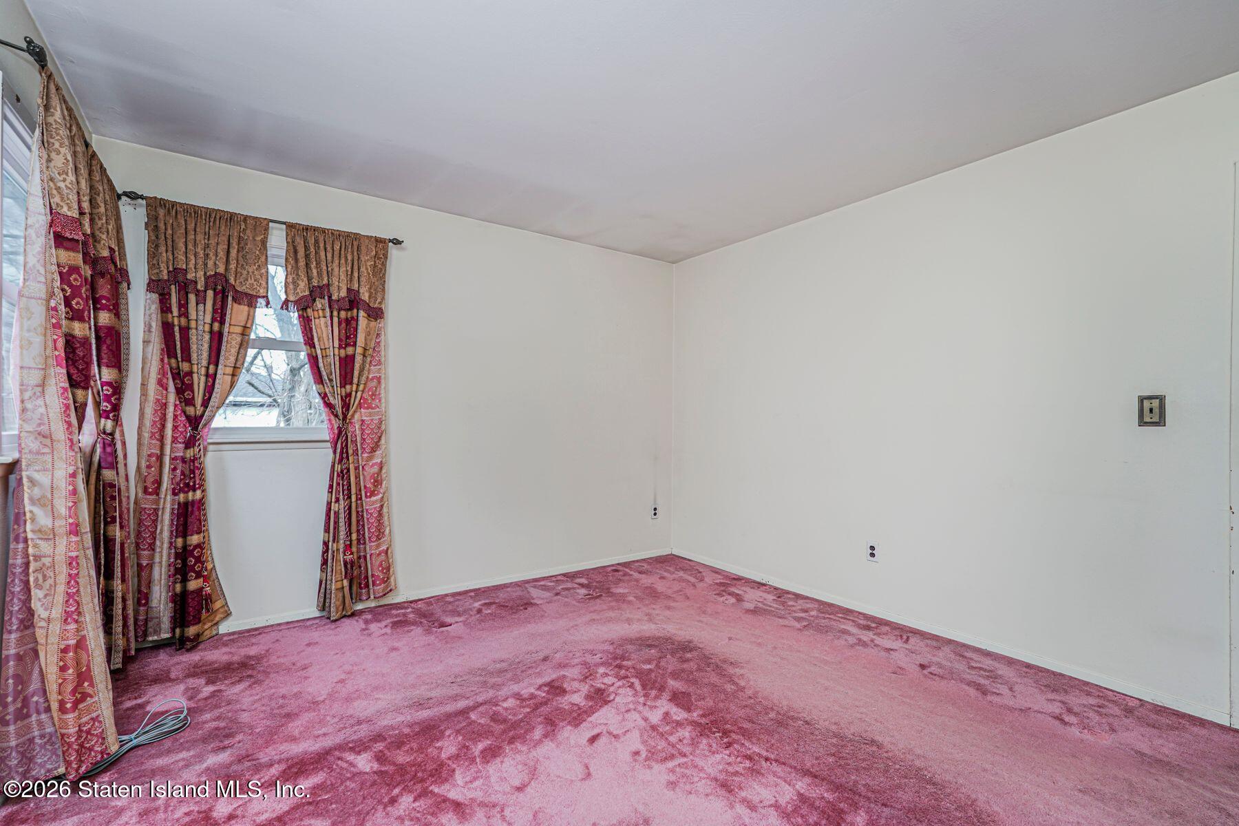 33 Figurea Avenue Staten Island, NY 10312 - Photo 15 of 28 IMG_9320