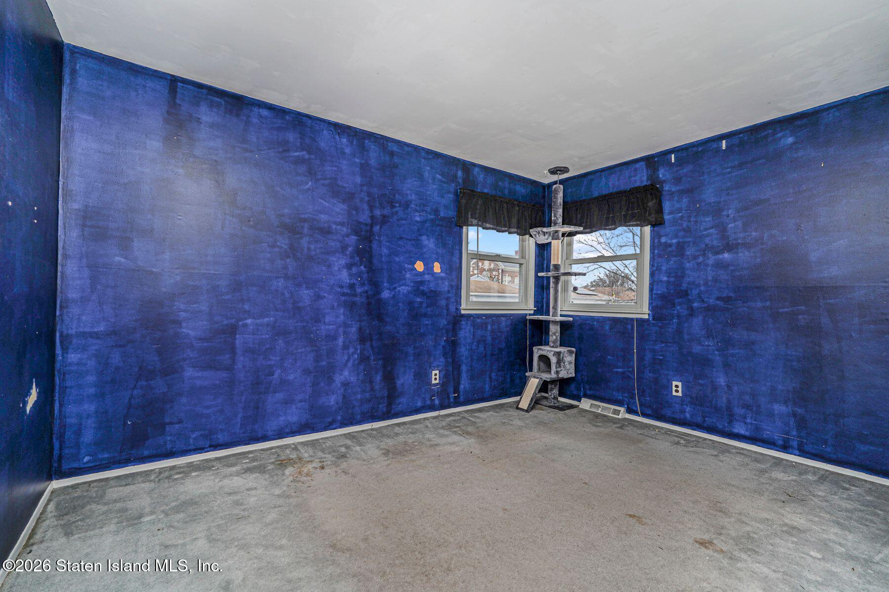 33 Figurea Avenue Staten Island, NY 10312 - Photo 17 of 28 IMG_9322