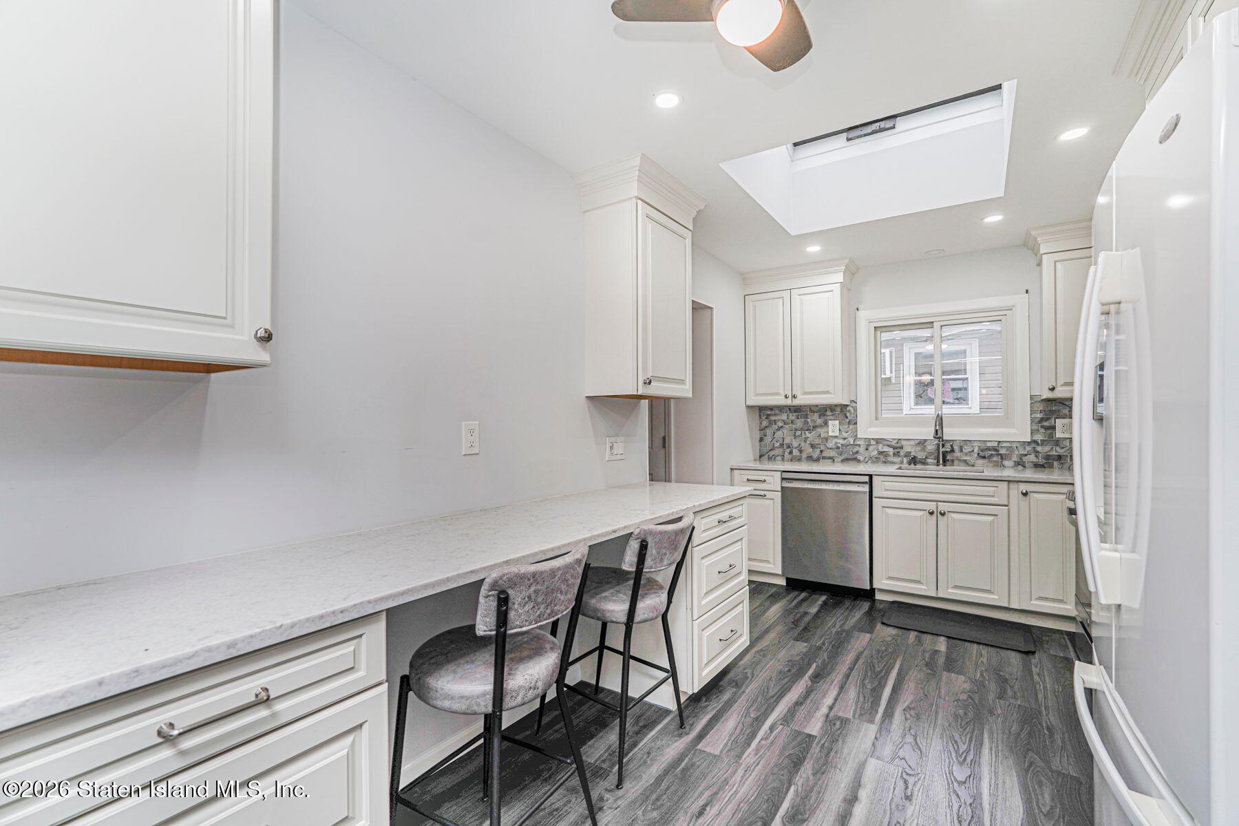 33 Figurea Avenue Staten Island, NY 10312 - Photo 6 of 28 IMG_9311