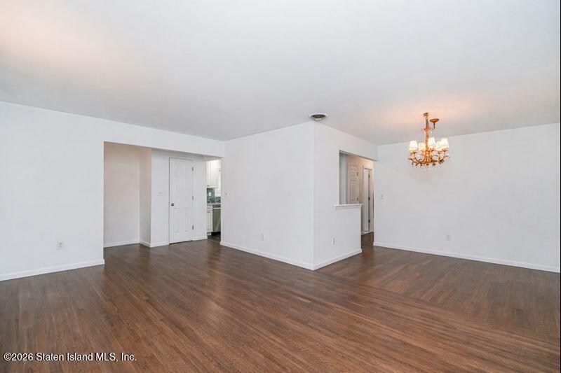 33 Figurea Avenue Staten Island, NY 10312 - Photo 10 of 28 IMG_9315