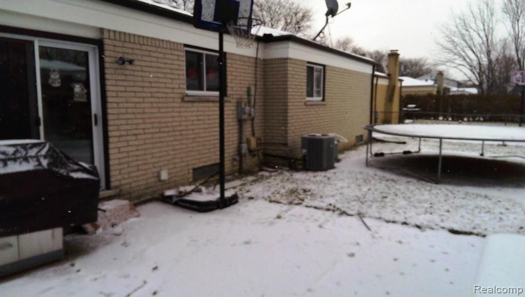600 Merrimac Road Canton, MI 48188 - Photo 17 of 19 Yard.jpg