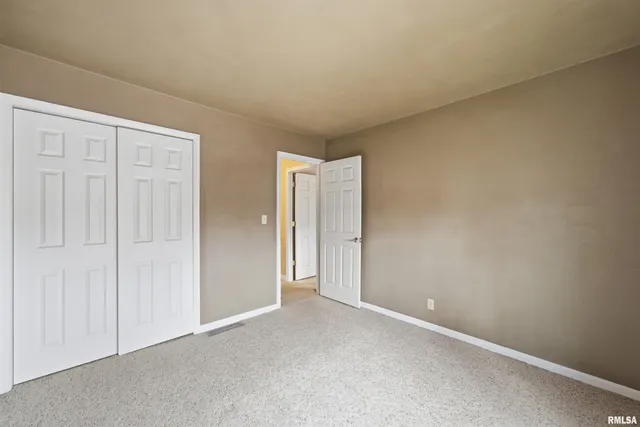 $217,000 | 2003 Highwood Avenue, Pekin, IL 61554