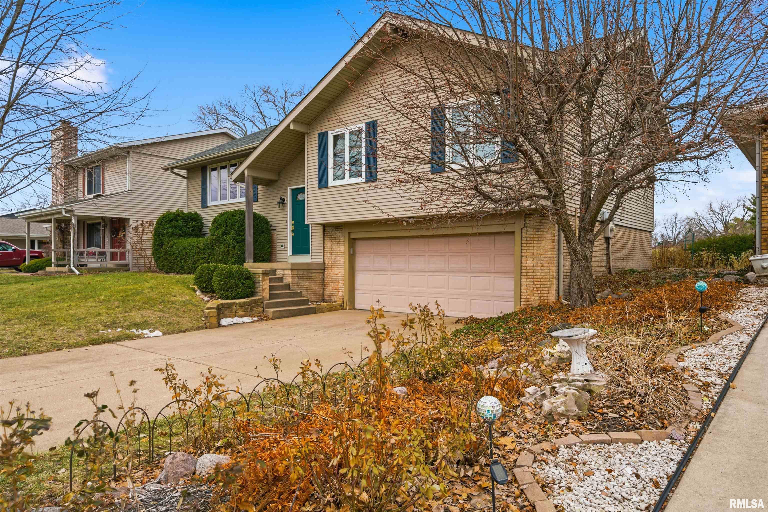 2003 Highwood Avenue Pekin, IL 61554 - Photo 3 of 38