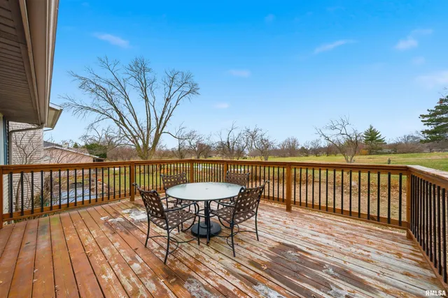 $217,000 | 2003 Highwood Avenue, Pekin, IL 61554