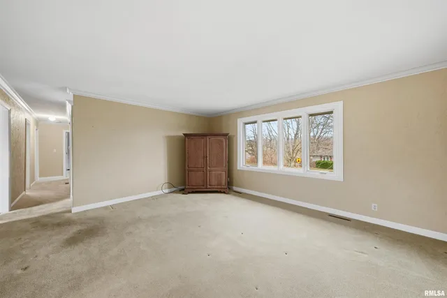 $217,000 | 2003 Highwood Avenue, Pekin, IL 61554