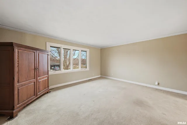 $217,000 | 2003 Highwood Avenue, Pekin, IL 61554