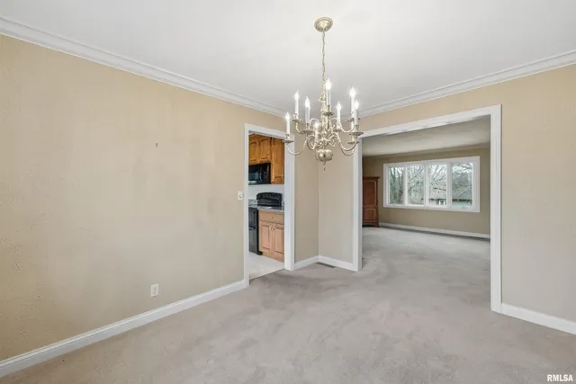 $217,000 | 2003 Highwood Avenue, Pekin, IL 61554