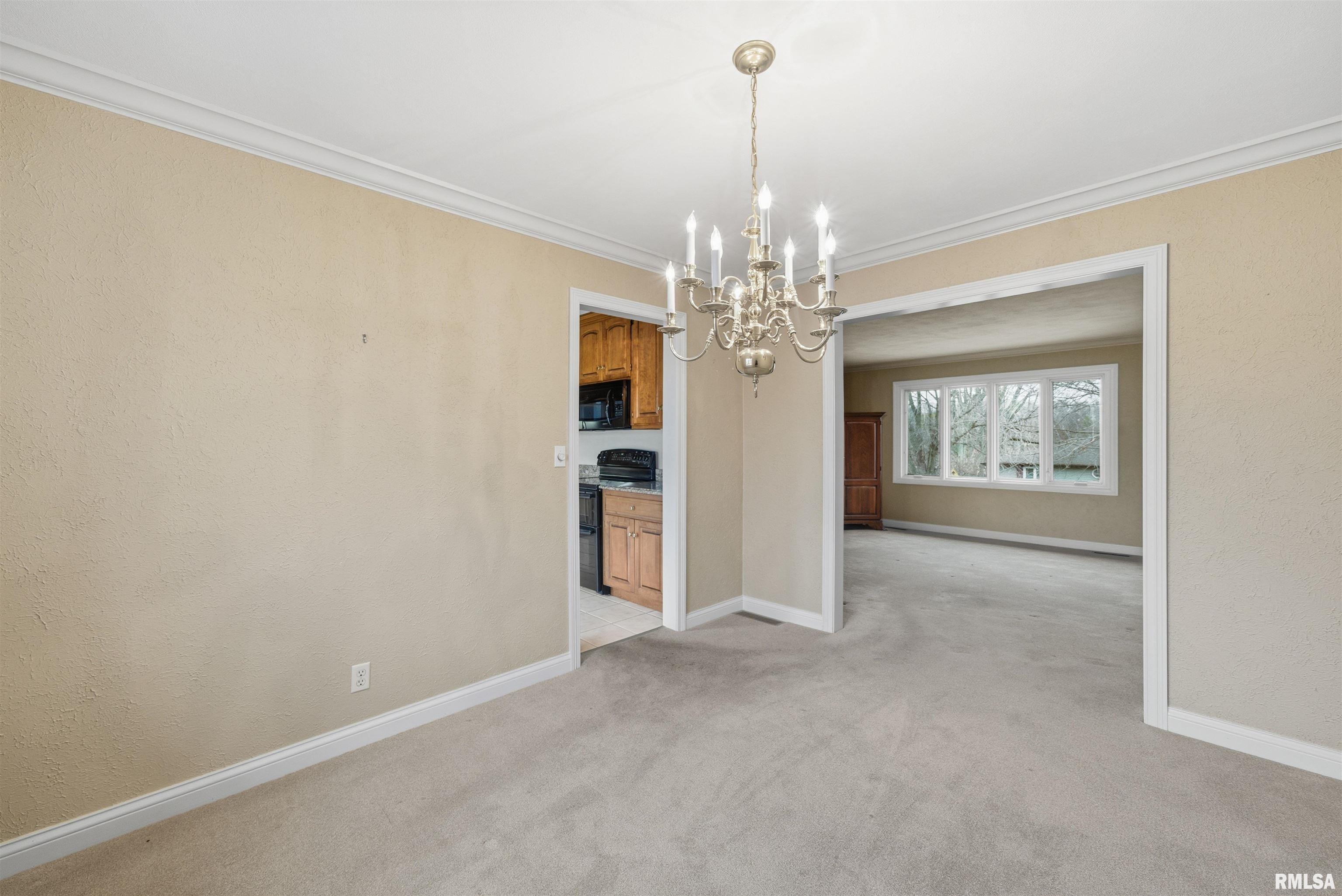 2003 Highwood Avenue Pekin, IL 61554 - Photo 10 of 38