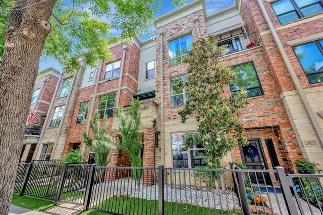 $620,000 | 614 East 1st Street, Fort Worth, TX 76102