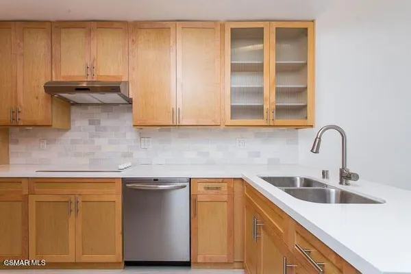 $5,950 | 4338 Redwood Avenue, Unit B313, Marina del Rey, CA 90292