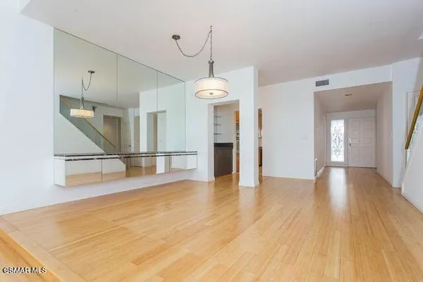 $5,950 | 4338 Redwood Avenue, Unit B313, Marina del Rey, CA 90292