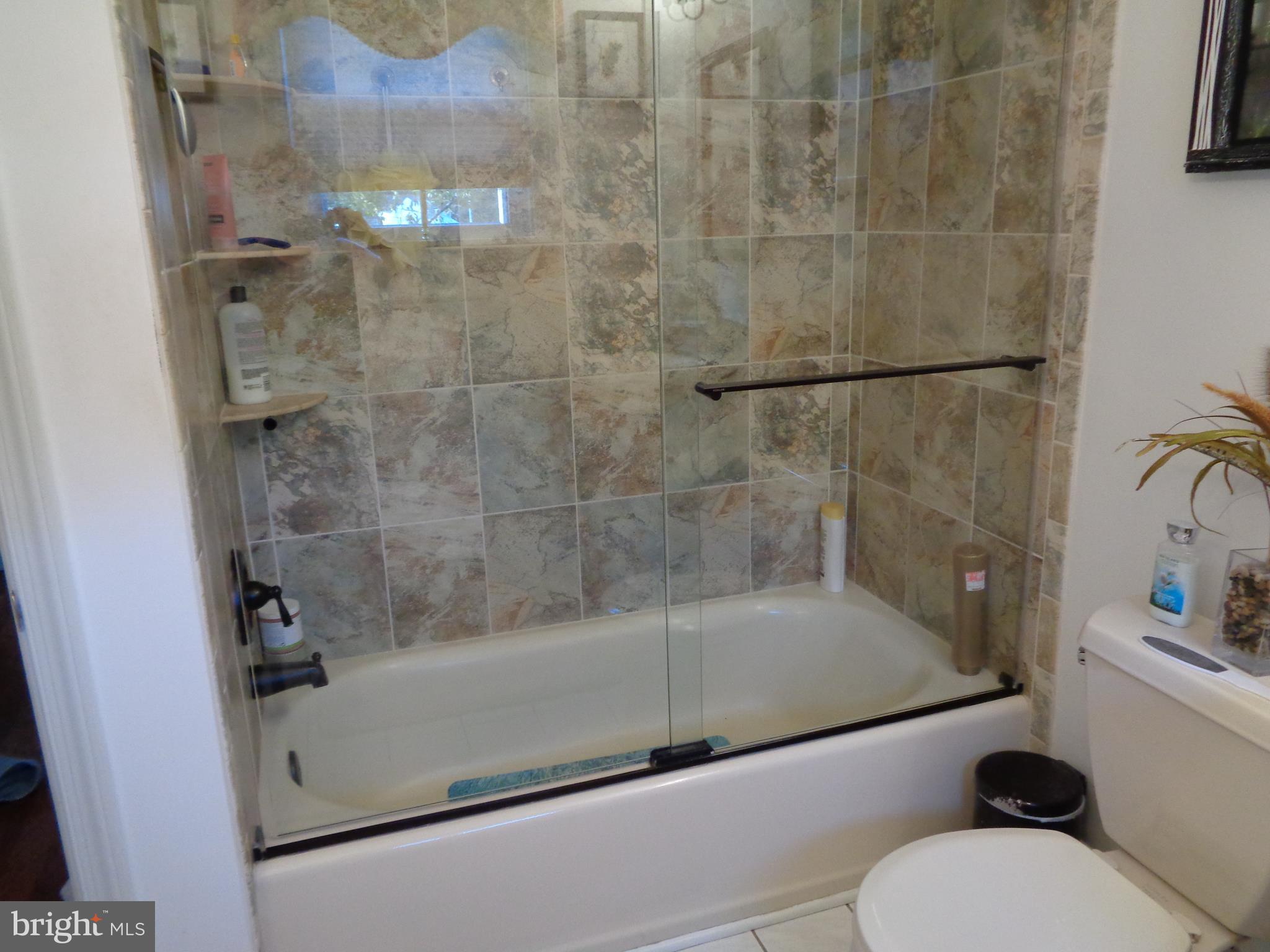 1213 Daves Road Edgewater, MD 21037 - Photo 28 of 69 Main Full Bath