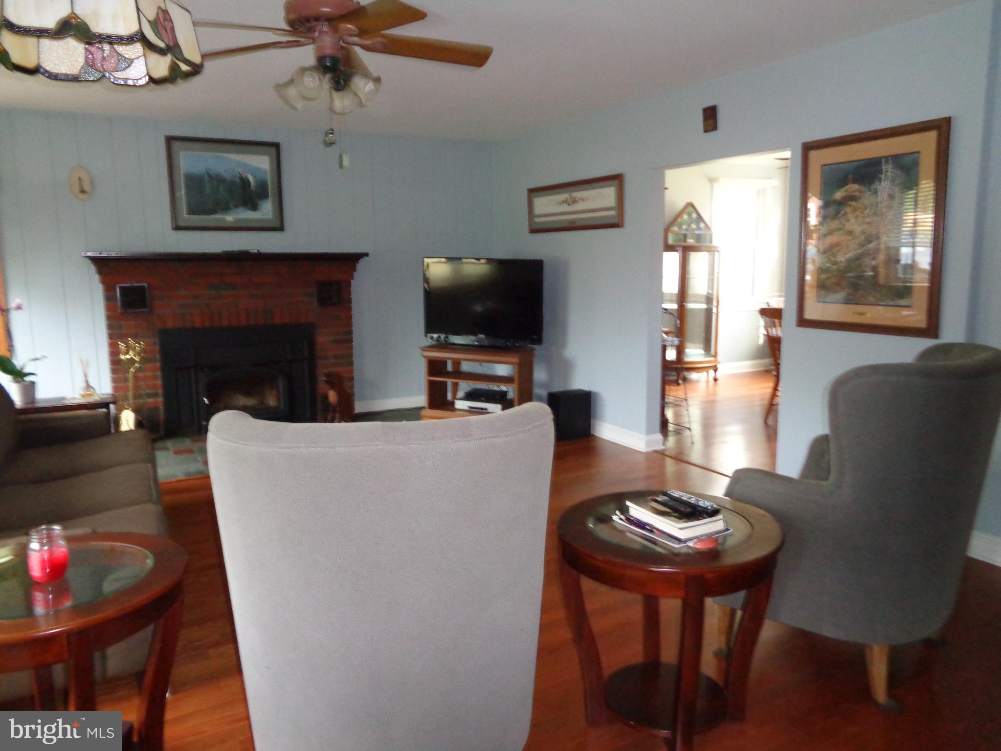 1213 Daves Road Edgewater, MD 21037 - Photo 39 of 69 Living Room
