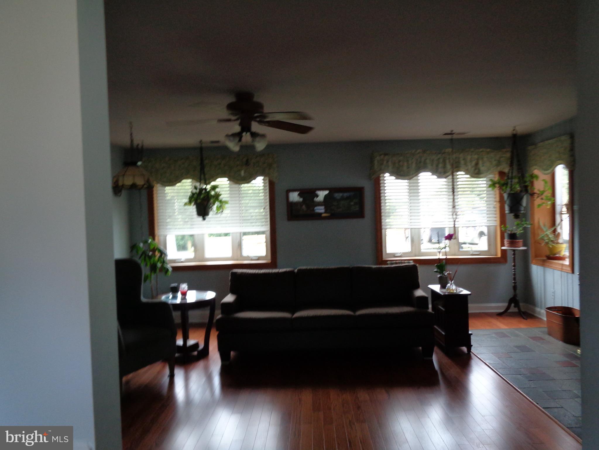 1213 Daves Road Edgewater, MD 21037 - Photo 42 of 69 Living Room