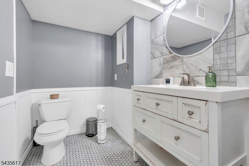 224 Alpha Street Alpha, NJ 08865 - Photo 12 of 39