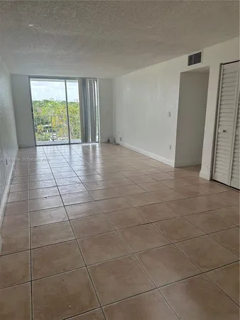 $2,150 | 1805 Sans Souci Boulevard, Unit 404, North Miami, FL 33181