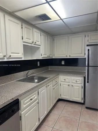 $2,150 | 1805 Sans Souci Boulevard, Unit 404, North Miami, FL 33181