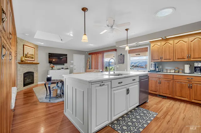 $795,000 | 3887 Lakeview Drive, Lewiston, ID 83501