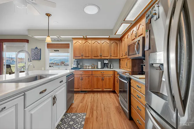 $795,000 | 3887 Lakeview Drive, Lewiston, ID 83501