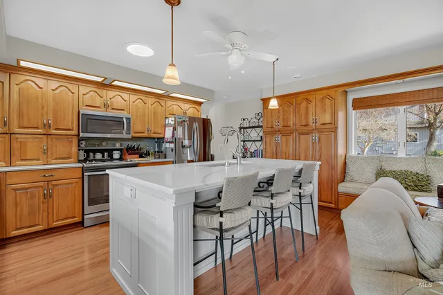 $795,000 | 3887 Lakeview Drive, Lewiston, ID 83501