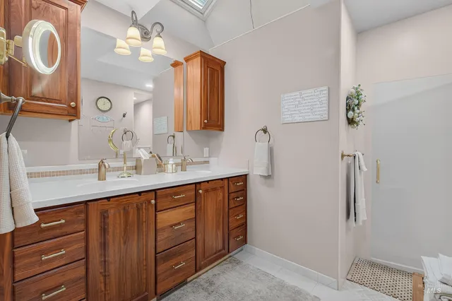 $795,000 | 3887 Lakeview Drive, Lewiston, ID 83501