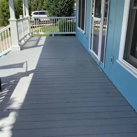 a view of empty room with window