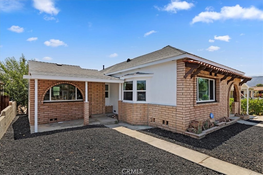 110 North Lindsay St  