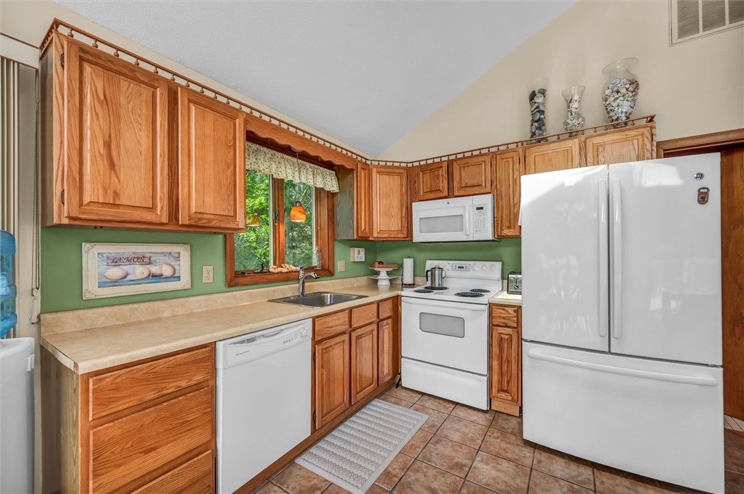 146 Balsam Road South Kingstown, RI 02879 - Photo 10 of 45