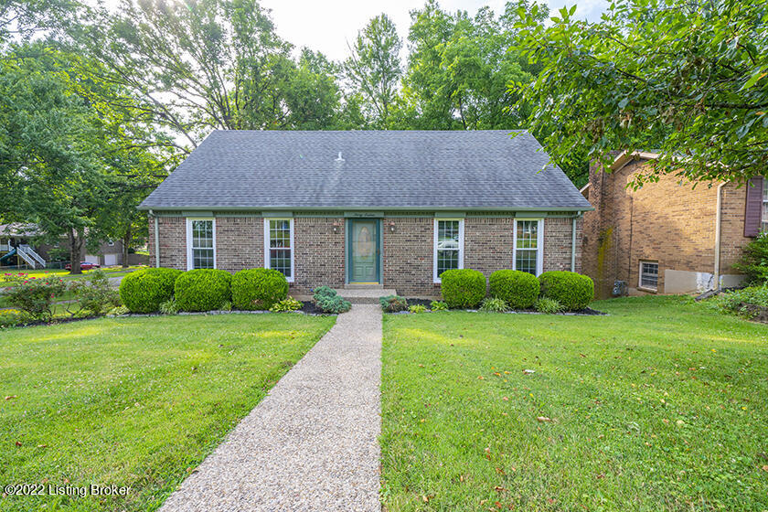 3016 Lexham Road Louisville, KY 40220 - Photo 3 of 44 ADORABLE HOME ON WONDERFUL LOT