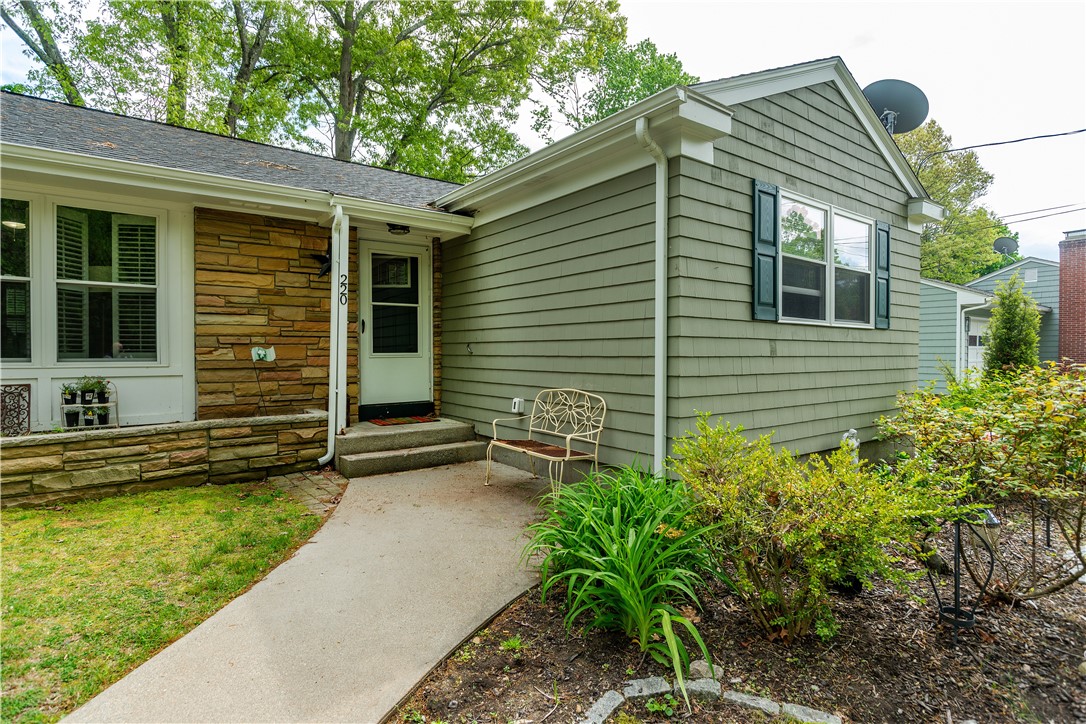 220 Alvin Street Warwick, RI 02886 - Photo 4 of 45